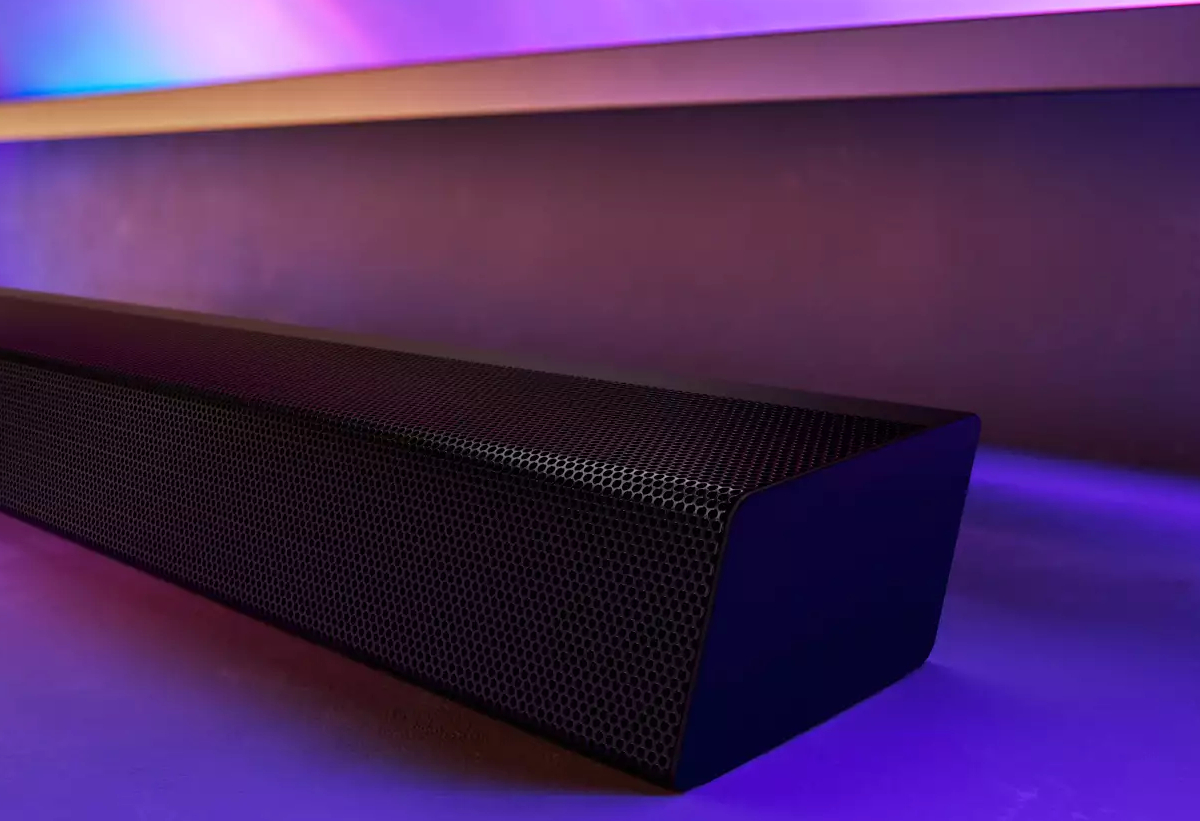 Απεικονίζεται το soundbar.